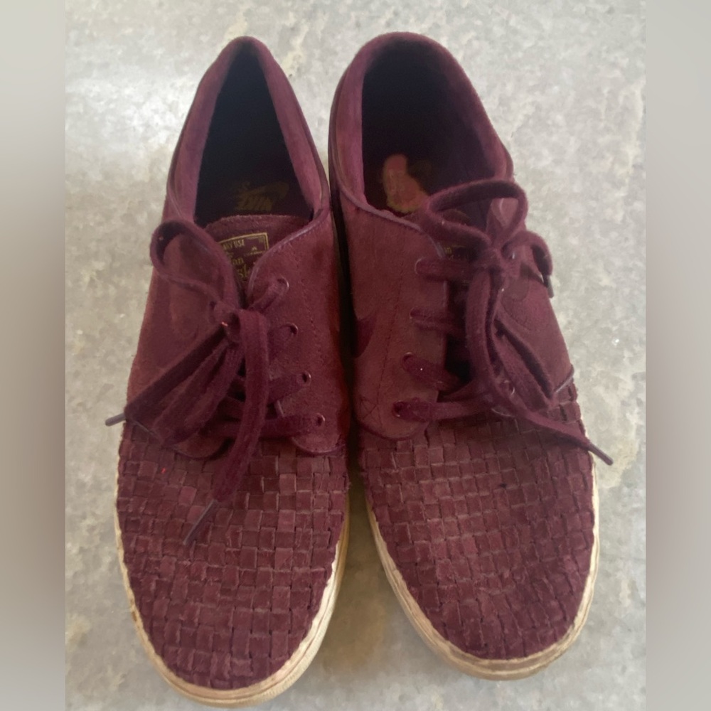 Nike Stefan Janoski Suede Skate Shoes in Burgundy